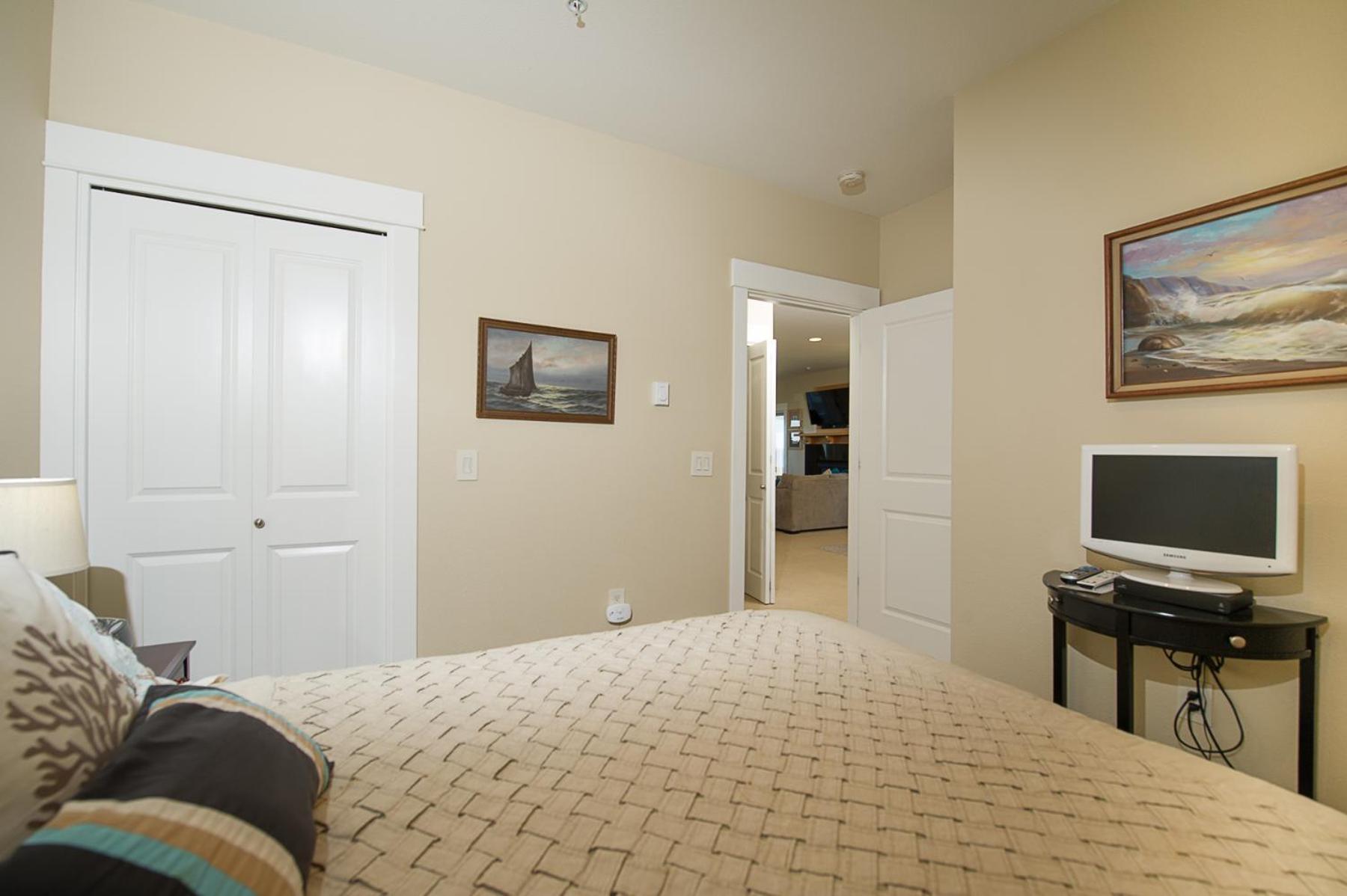 Lighthouse View At Shoreline Ridge Apartment